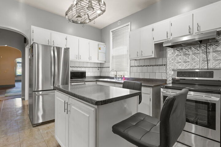 Property Photo:  11824 S Stewart Avenue  IL 60628 