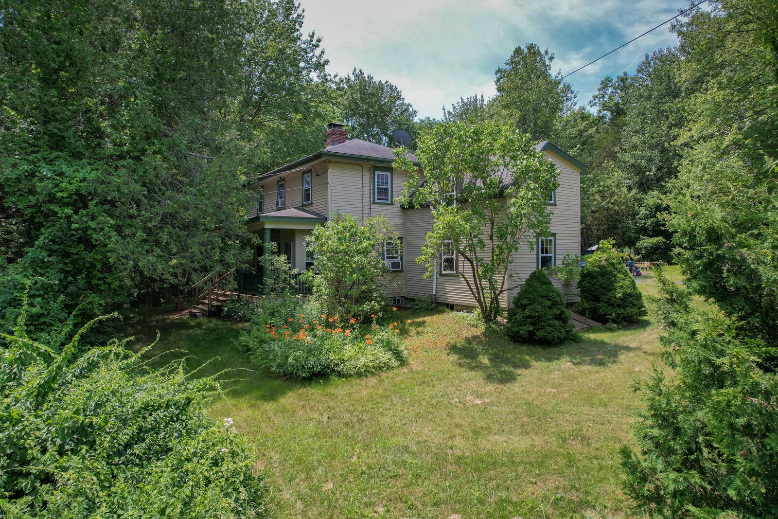 Property Photo:  133 N Sedgwick Road  ME 04676 