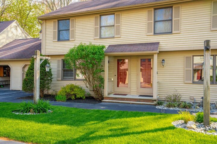 Property Photo:  39 Old Orchard Road 6  ME 04072 