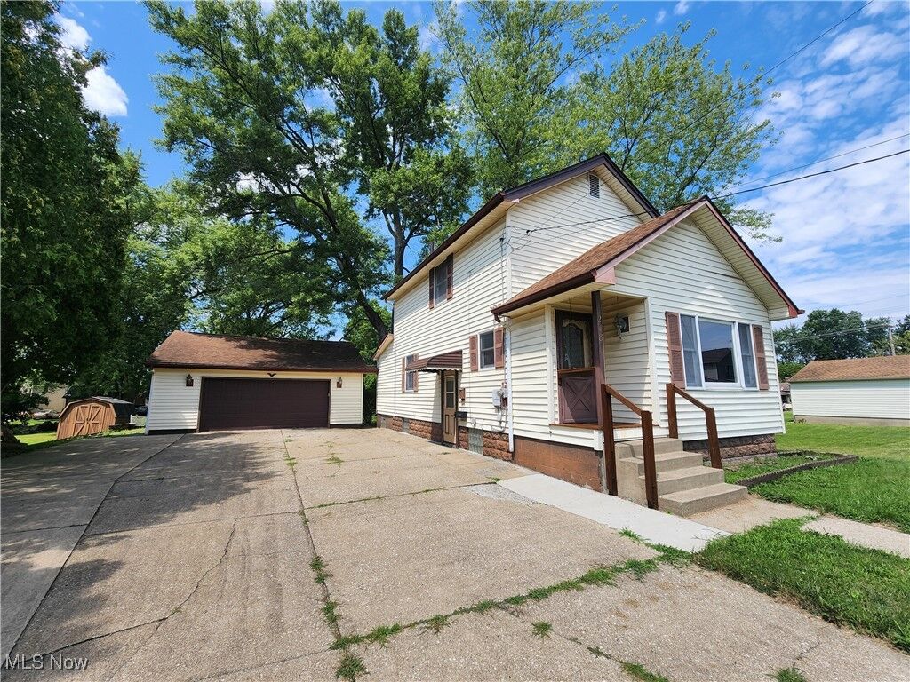 Property Photo:  218 Scott Avenue  OH 44446 