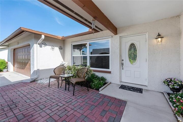 Property Photo: 105 Champagne Ct FL 34112
