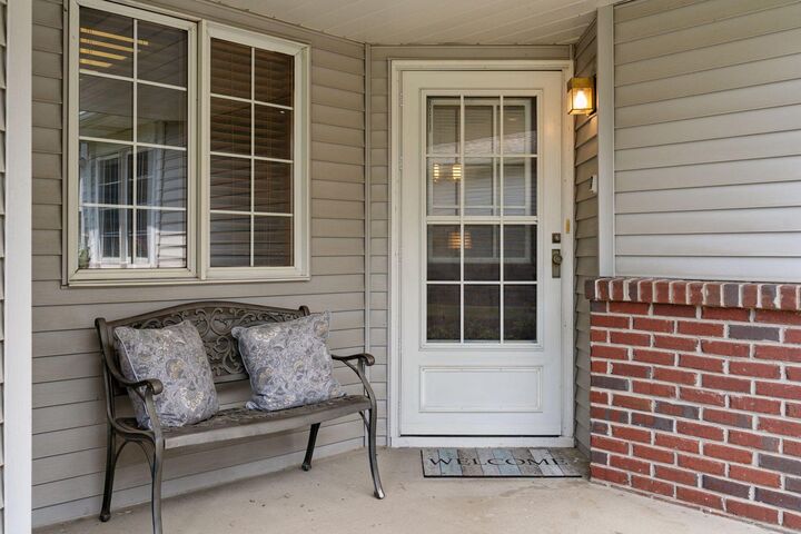 Property Photo:  502 Deer Ridge Lane S  MN 55119 