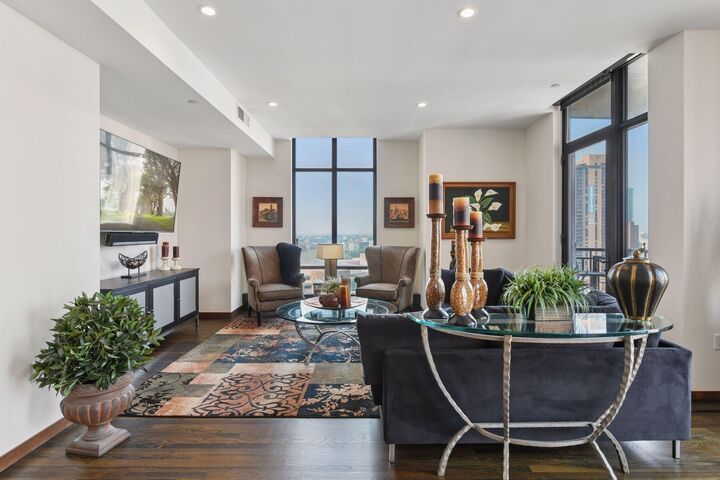 Property Photo:  201 S 11th Street 1400  MN 55403 