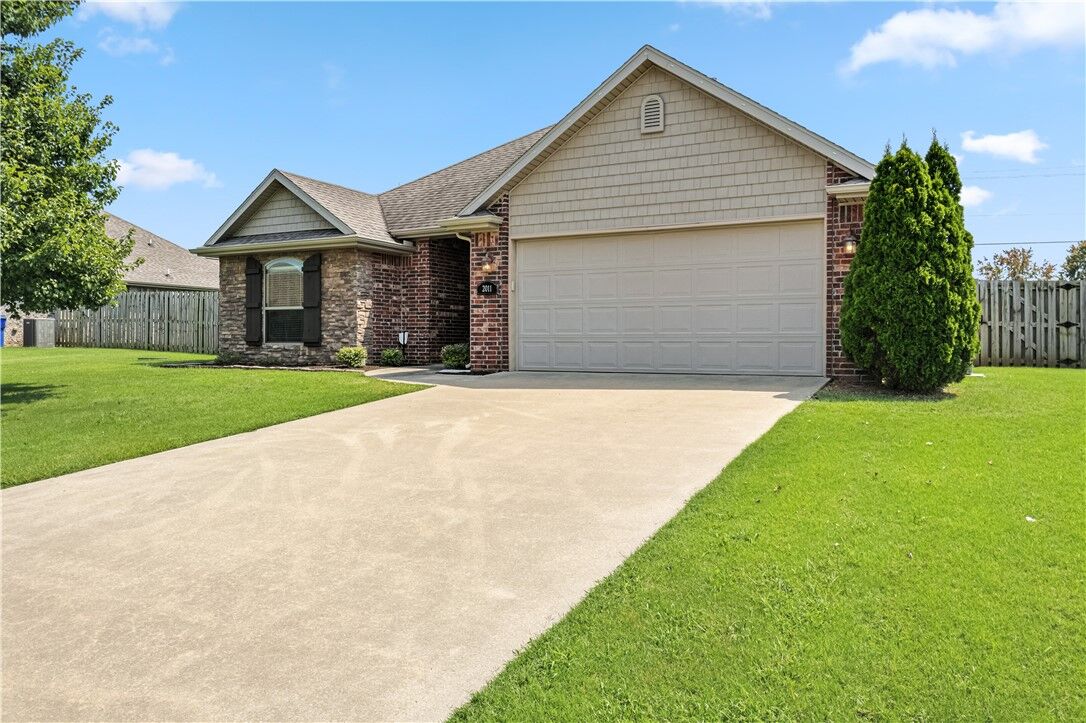 Property Photo: 2011 Price Avenue AR 72745