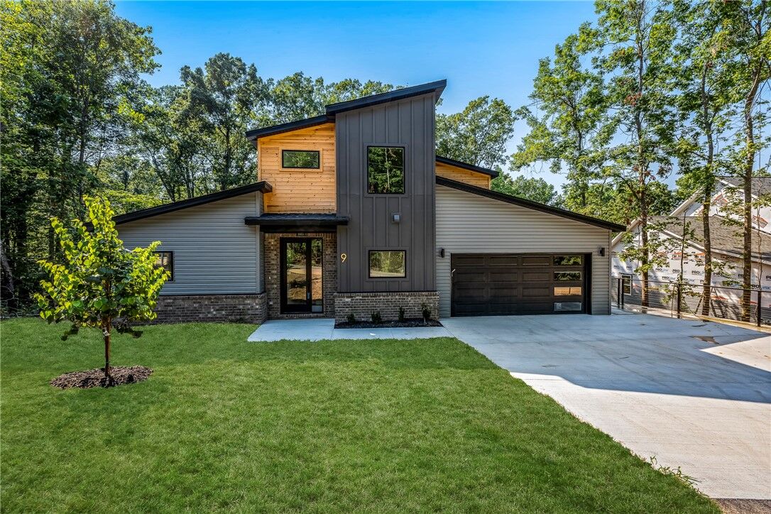 Property Photo: 9 Castlebay Lane AR 72715