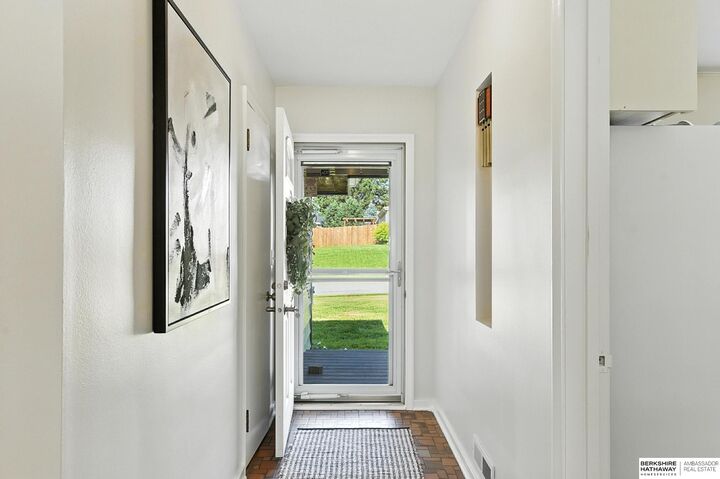 Property Photo:  533 N 72nd Avenue  NE 68114 