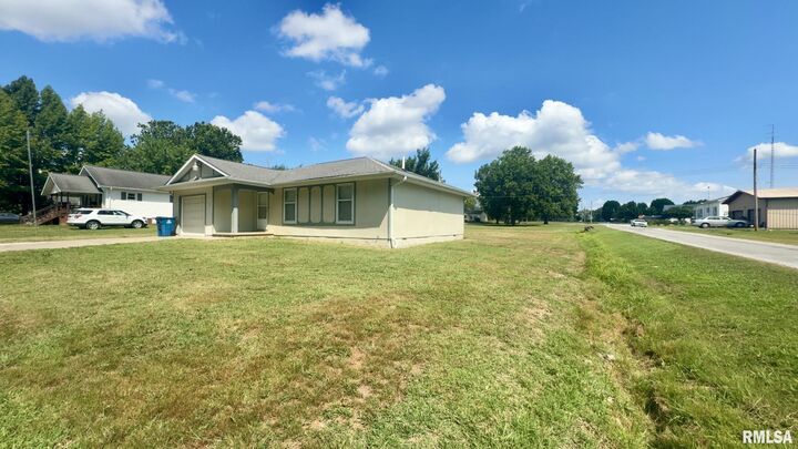Property Photo: 111 E Patton Street IL 62891