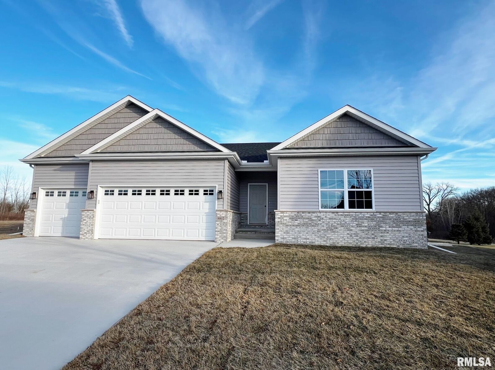 Property Photo:  8802 N Westpoint Court  IL 61528 