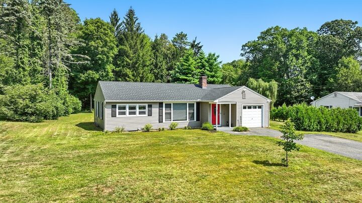 Property Photo: 7 Decorie Dr MA 01095