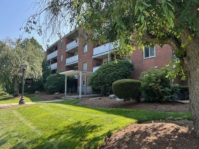 Property Photo:  179 Presidents Lane 4I  MA 02169 