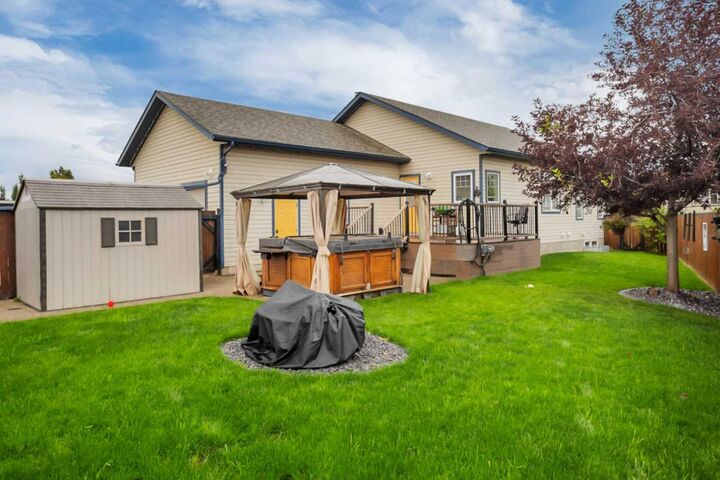 Property Photo:  123 Vanier Drive  AB T4R 0G3 