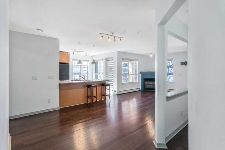Property Photo:  5115 Richard Road SW 218  AB T3E 7M7 