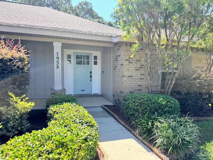 Property Photo:  1938 Commodore Dr  FL 32566 