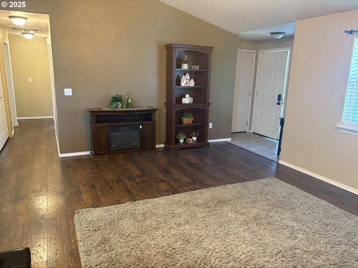 Property Photo: 3025 Blue Jay St OR 97882