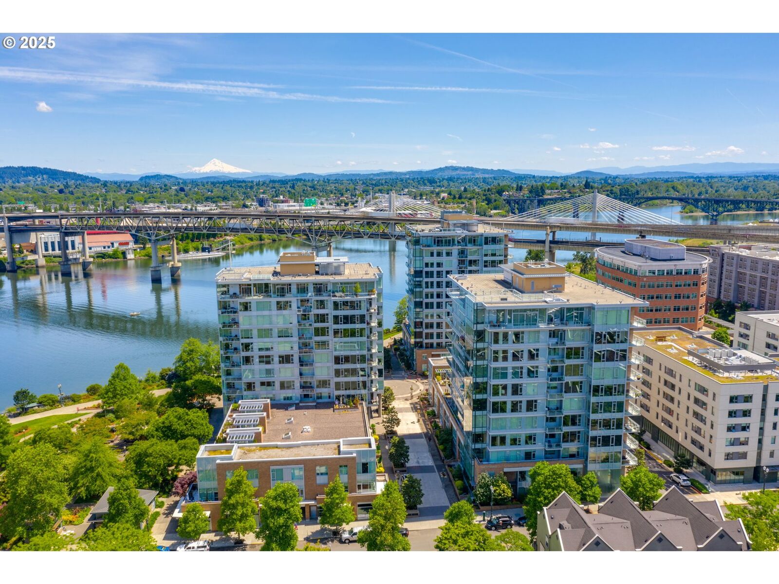 Property Photo:  1920 S River Dr 1101  OR 97201 