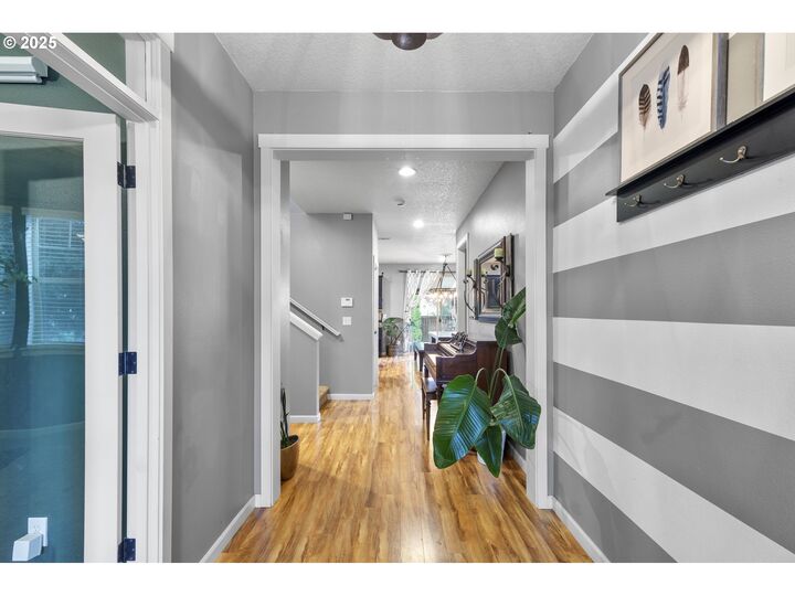 Property Photo:  203 N 40th Ave  WA 98642 