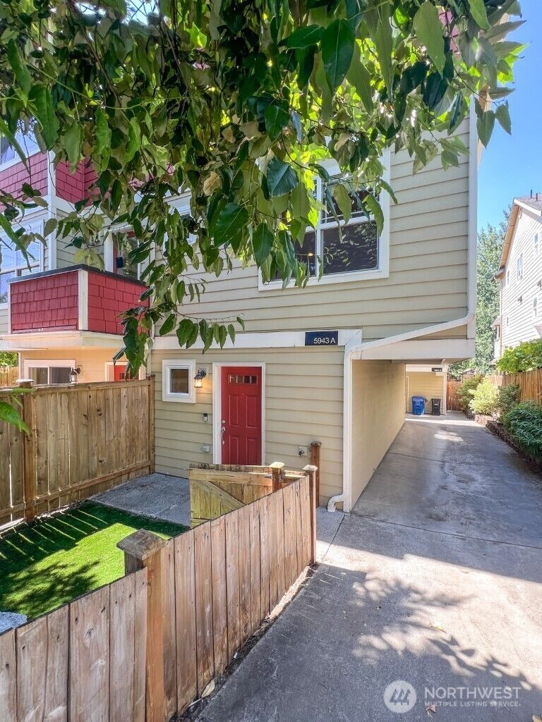 Property Photo:  5943  36th Avenue S A  WA 98118 