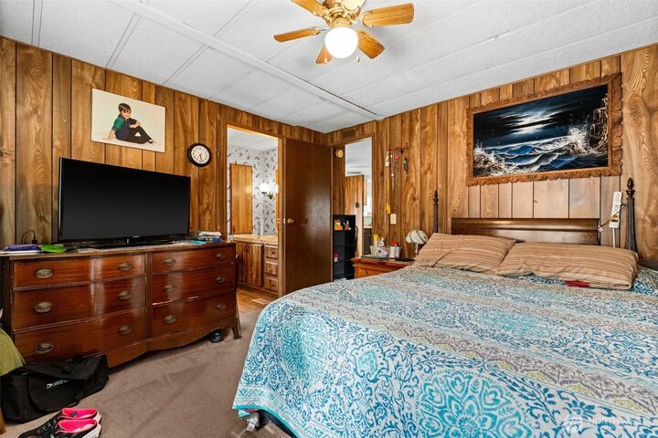 Property Photo: 1127 104th Street E WA 98445