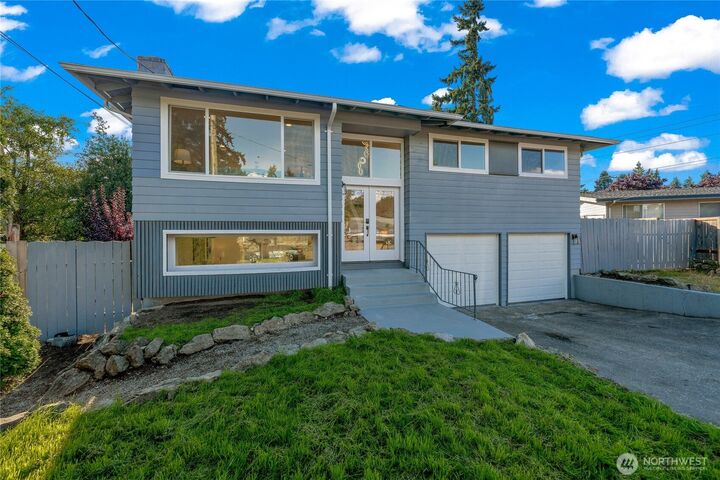 Property Photo: 28801 41st Avenue S WA 98001
