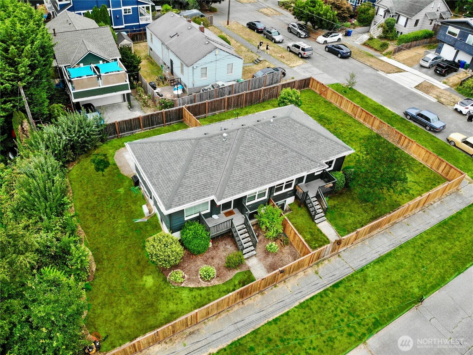 Property Photo:  3016  E Denny Way  WA 98122 