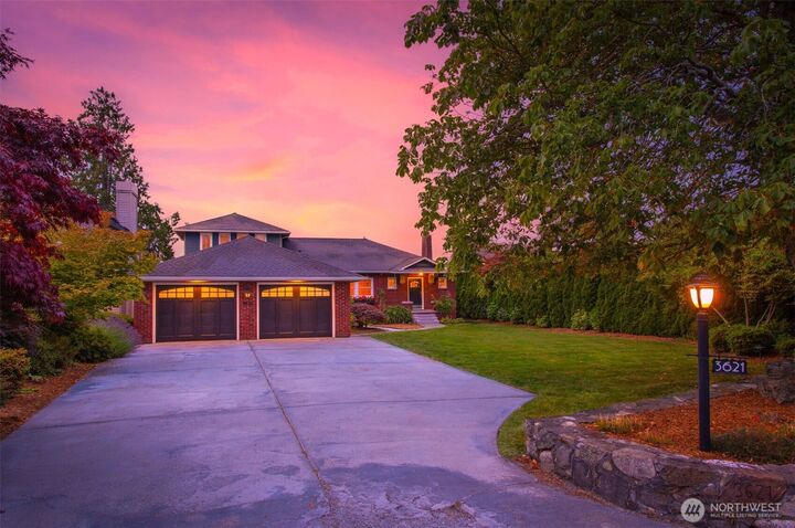 3621  Shore Avenue  Everett WA 98203 photo