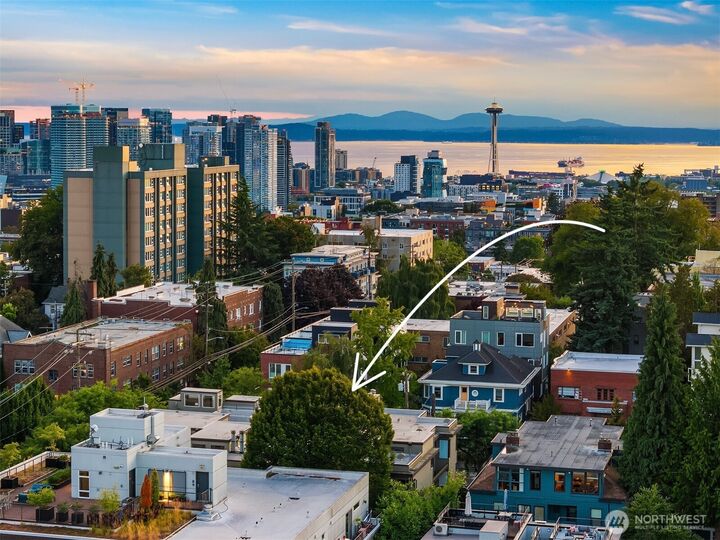 Property Photo: 600 Malden Avenue E 104 WA 98112