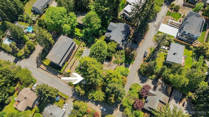 Property Photo:  806  101st Avenue SE  WA 98004 