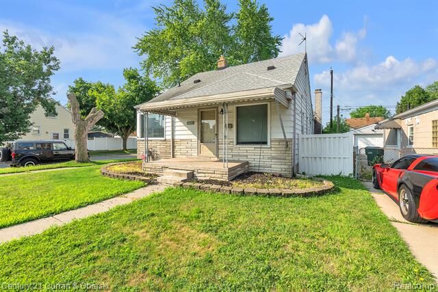 Property Photo: 2205 Paris Avenue MI 48146
