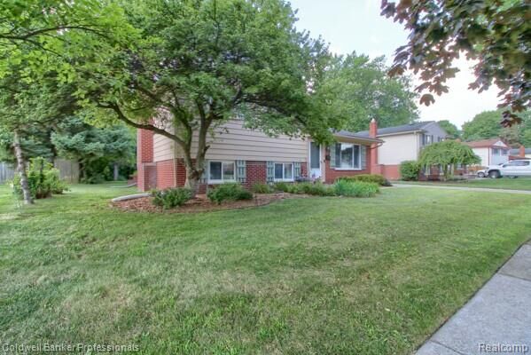 Property Photo: 41928 River Oaks MI 48170