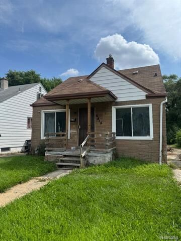 Property Photo: 6816 Evergreen Avenue MI 48228