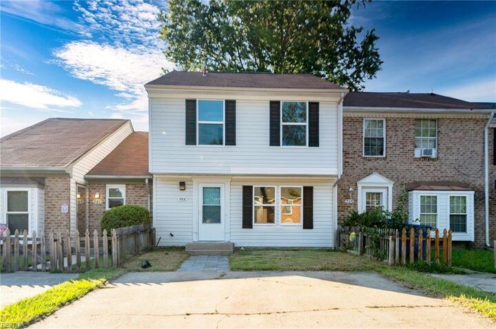 703 Oak Hurst Ct  Virginia Beach VA 23462 photo