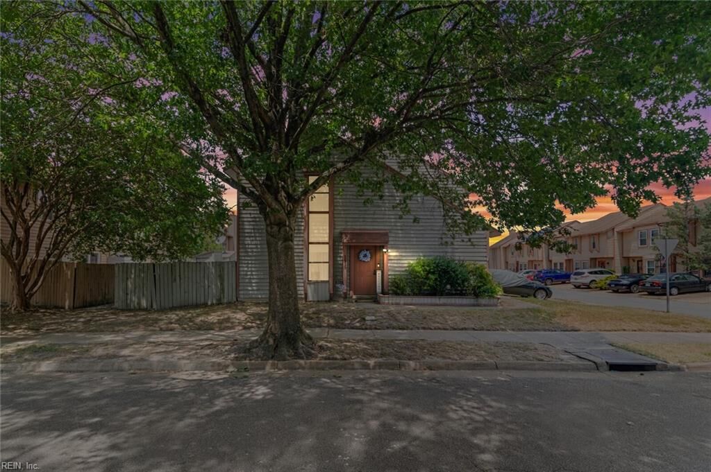 Property Photo:  1415 Northface Ct  VA 23462 