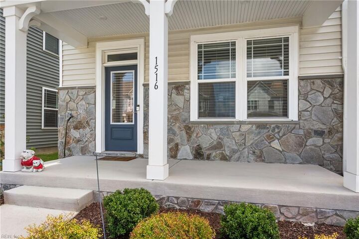 Property Photo:  1516 Stanford Ln  VA 23608 