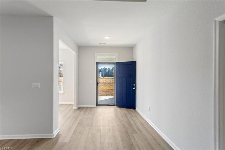 Property Photo:  231 Longstreet Ln  VA 23434 