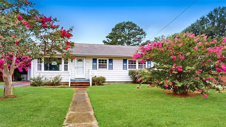 Property Photo:  307 Dover Rd  VA 23666 