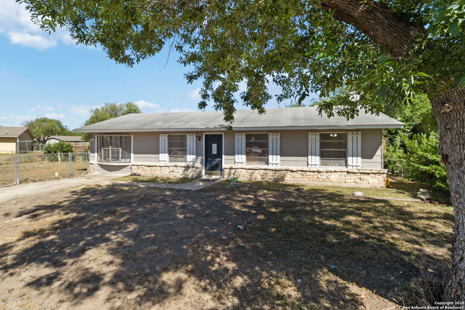 Property Photo: 5815 Kim Valley TX 78242