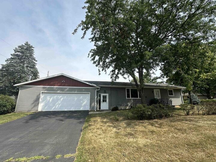 Property Photo: 505 Howard Street WI 53955