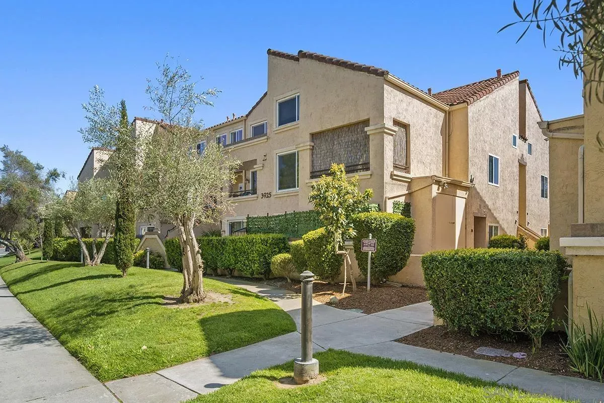 Property Photo: 3925 Nobel Dr 31 CA 92122