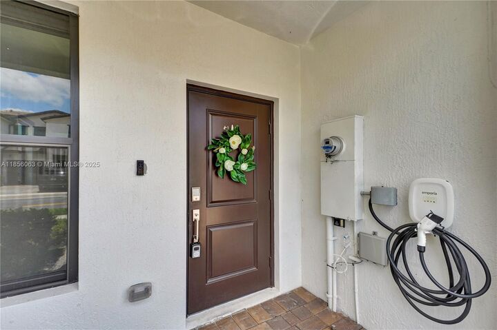 Property Photo: 213 SW 159th Ct 213 FL 33027