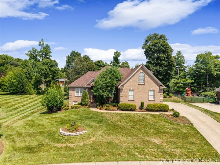 Property Photo: 3542 Lafayette Parkway IN 47119