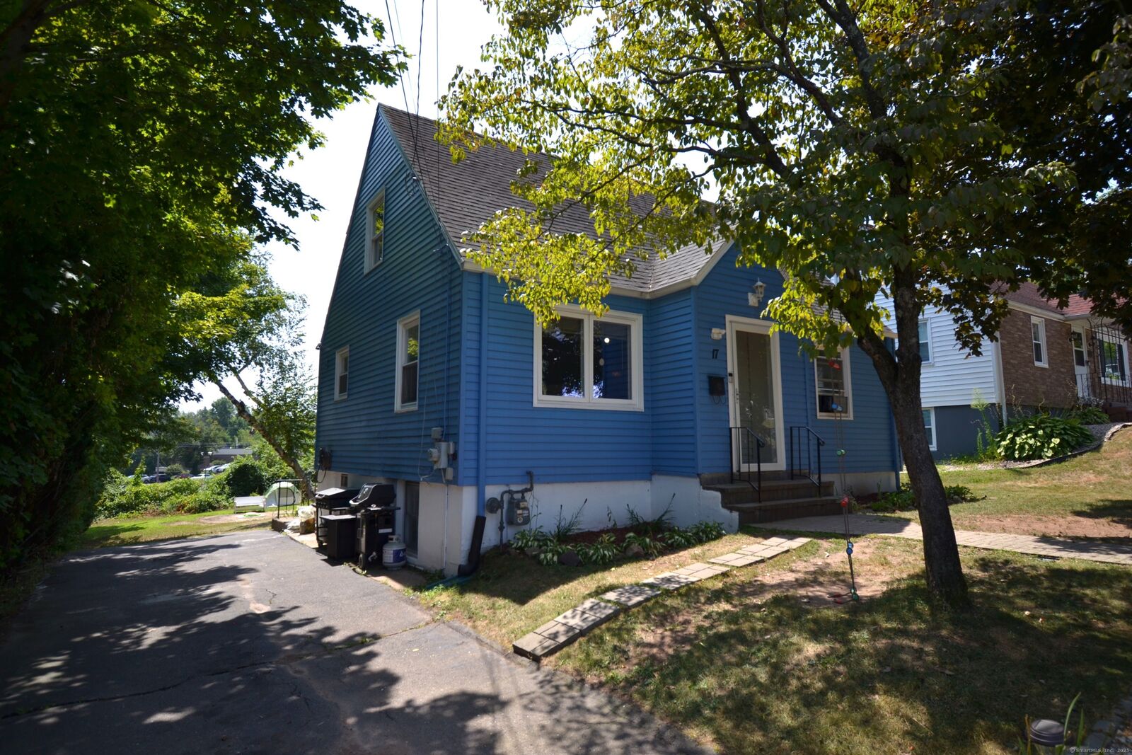 Property Photo:  17 Walsh Street  CT 06051 