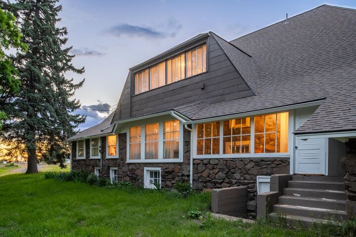 Property Photo:  1625 S Hayford Rd  WA 99224 