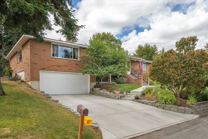 Property Photo:  1523 W Ardmore Dr  WA 99218 