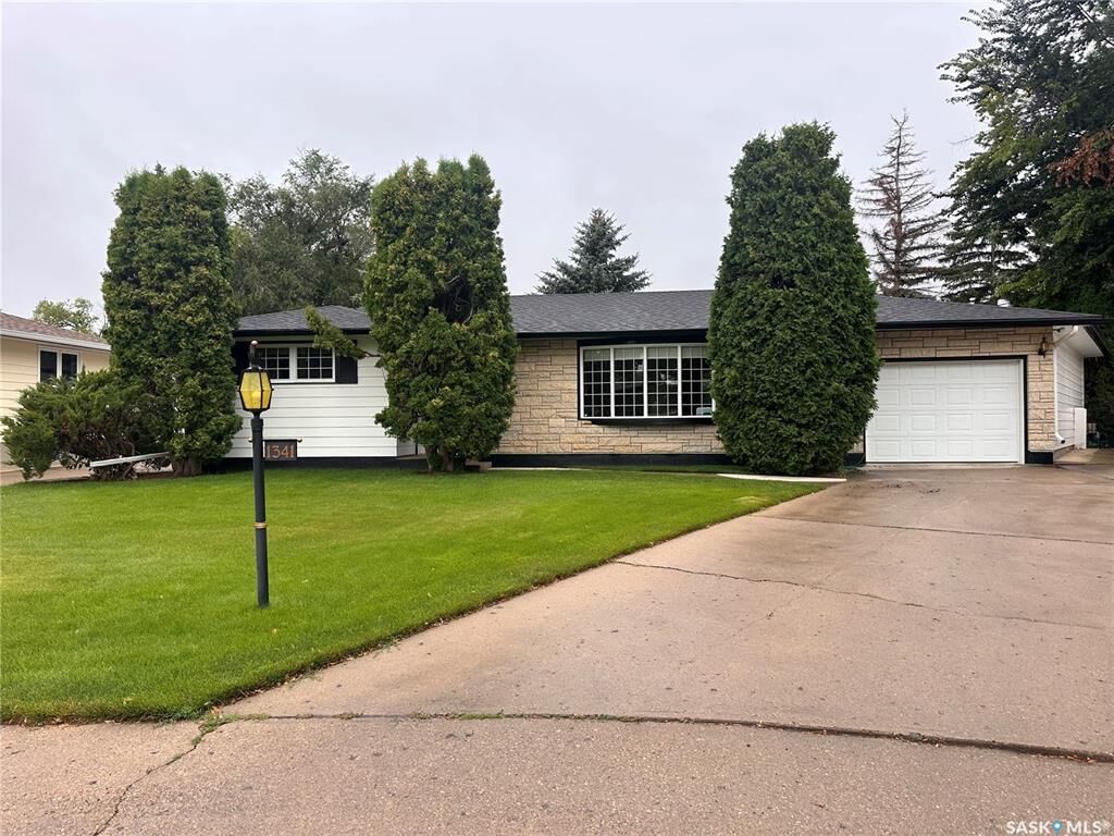 Property Photo:  1341 King Crescent  SK S6H 3G3 
