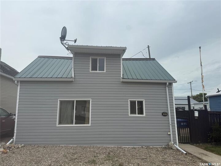 Property Photo: 233 Central Avenue SK S0G 3M0