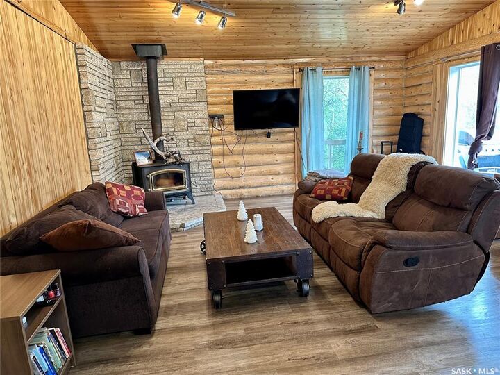 Property Photo:  803 Otter Street  SK S0J 1L0 