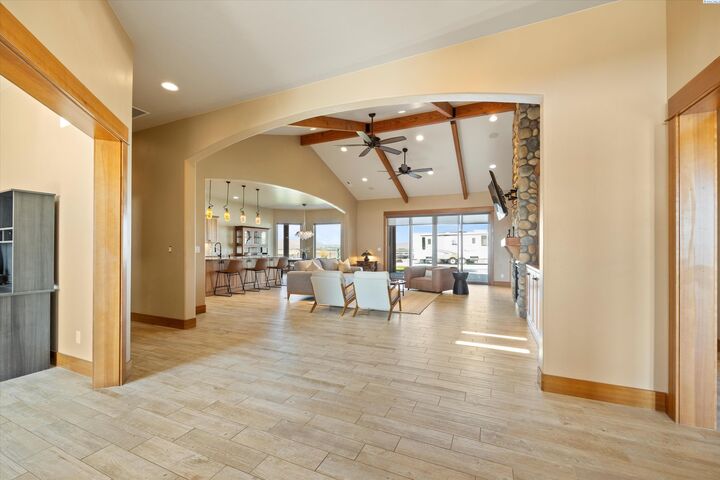 Property Photo:  7120 Bristol Ln  WA 99353 