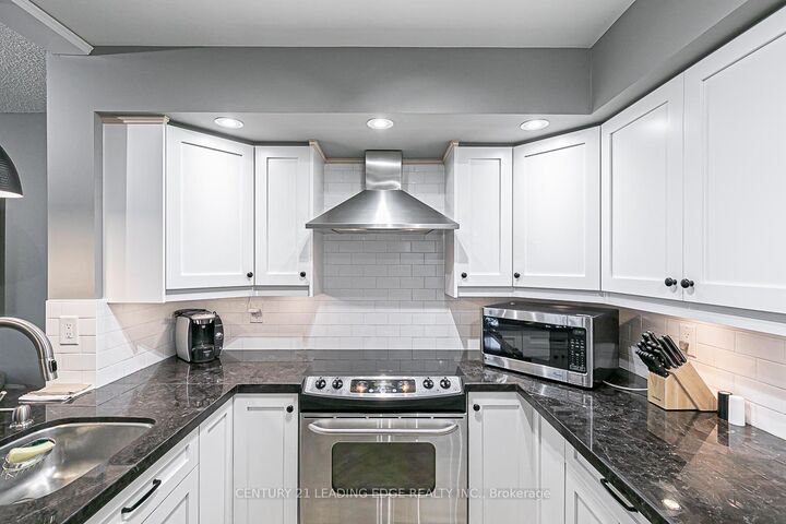 Photo de la propriété: 3 Ellesmere Street 202 ON L4B 4N2