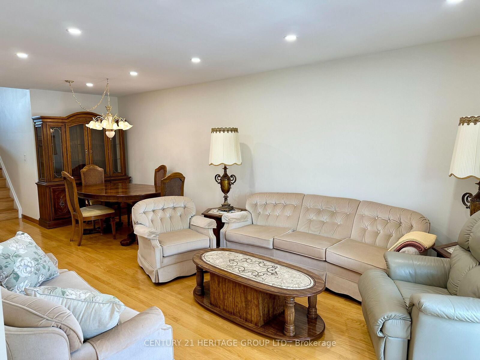 Photo de la propriété: 123 Glen Shields Avenue Upper ON L4K 1S9