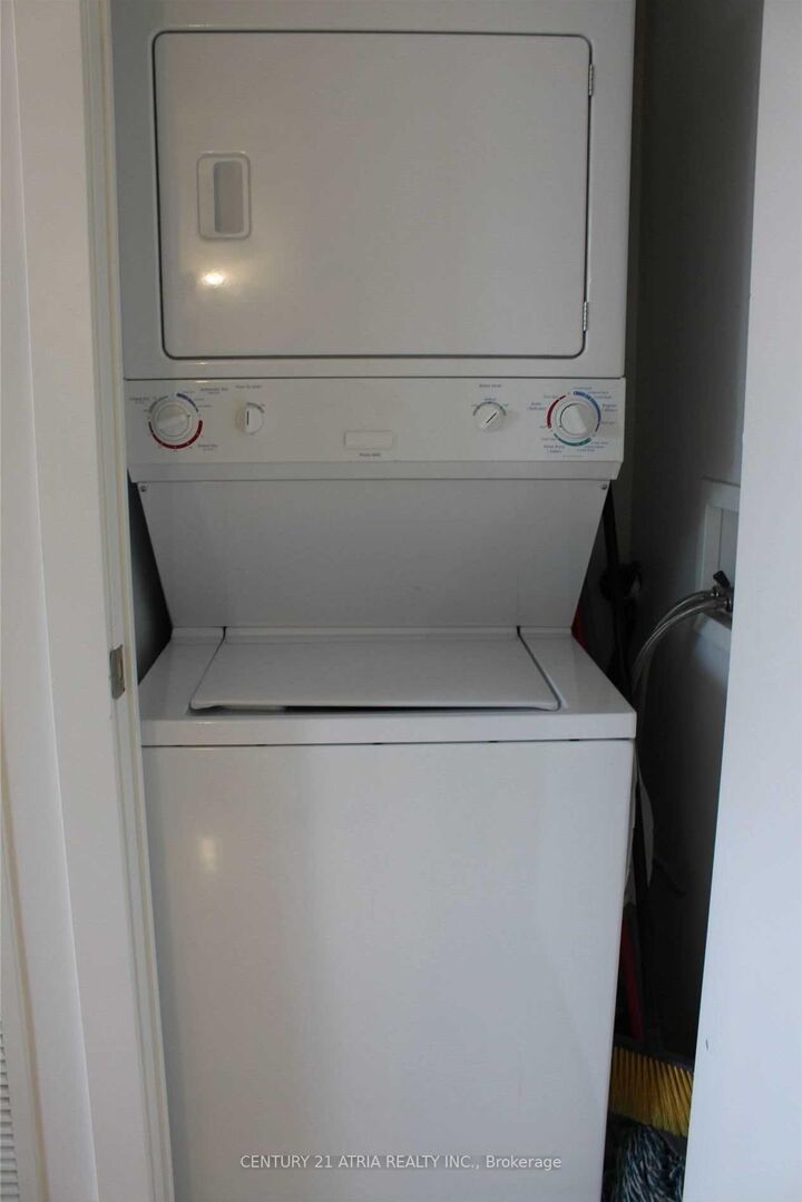 Photo de la propriété: 33 Charles Street E 806 ON M4Y 1R9